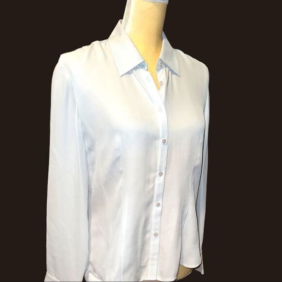 Patrick Christopher 100% silk almond tinted button up blouse! - Picture 4 of 8